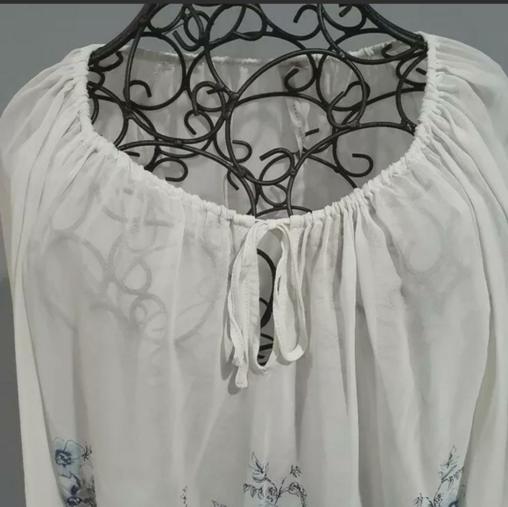 Lauren Conrad Floral Sheer Top Size L - Picture 7 of 10